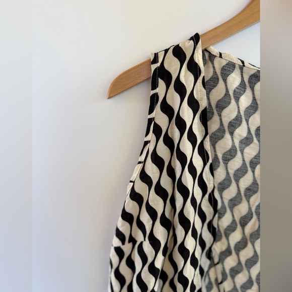 SHEIN Black & White Wavy Print Tie Back Top L - Picture 3 of 5